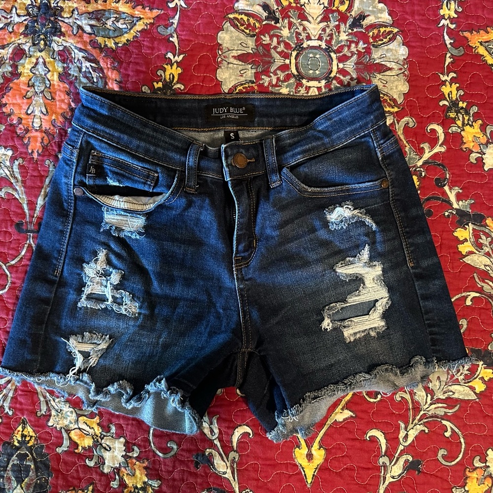 Judy Blue Women's Distressed Denim Shorts - Dark Blue size S